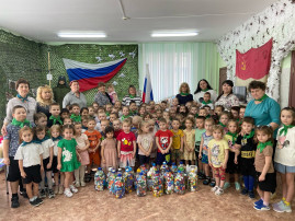 Дети активно принимают участие в акции"Водорослям крышка!" Дети активно принимают участие в акции"Водорослям крышка!".