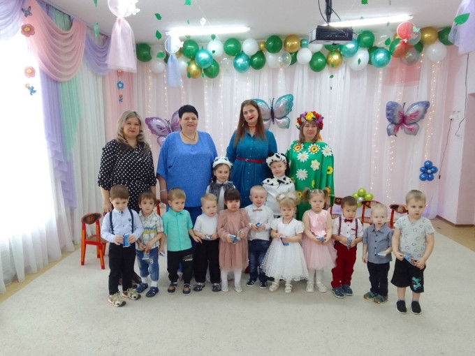 малыши разновозрастной группы 1 очень весело провели праздник посвященный Дню 8 марта! малыши разновозрастной группы 1 очень весело провели праздник посвященный Дню 8 марта!.